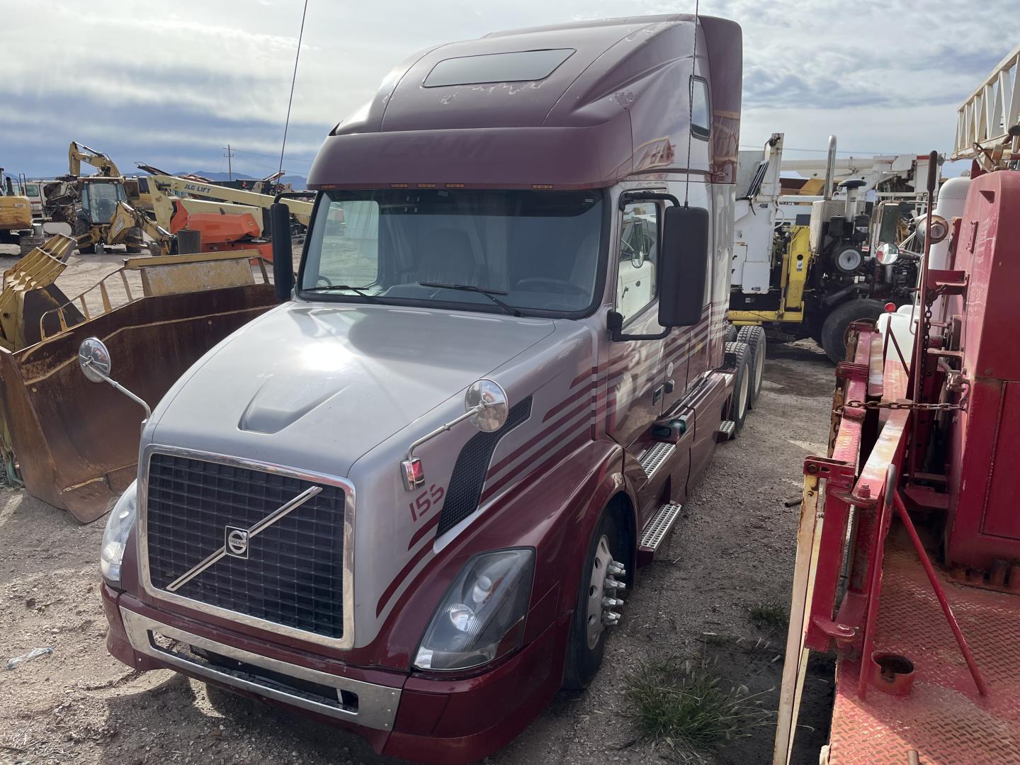 ./imagenes/INVOICE/2019/17172/TRACTOCAMION VOLVO VNL 6X4 (1).JPG